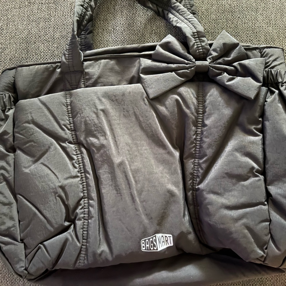 Chic Black Puffer Tote with Bow Accent